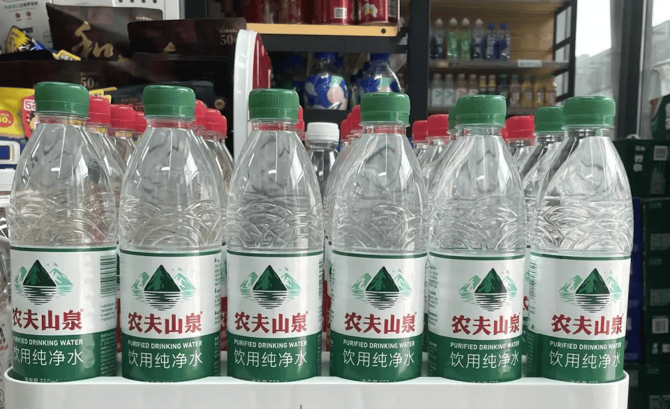一个瓶装水而已,怡宝为什么就是卖不过农夫山泉?