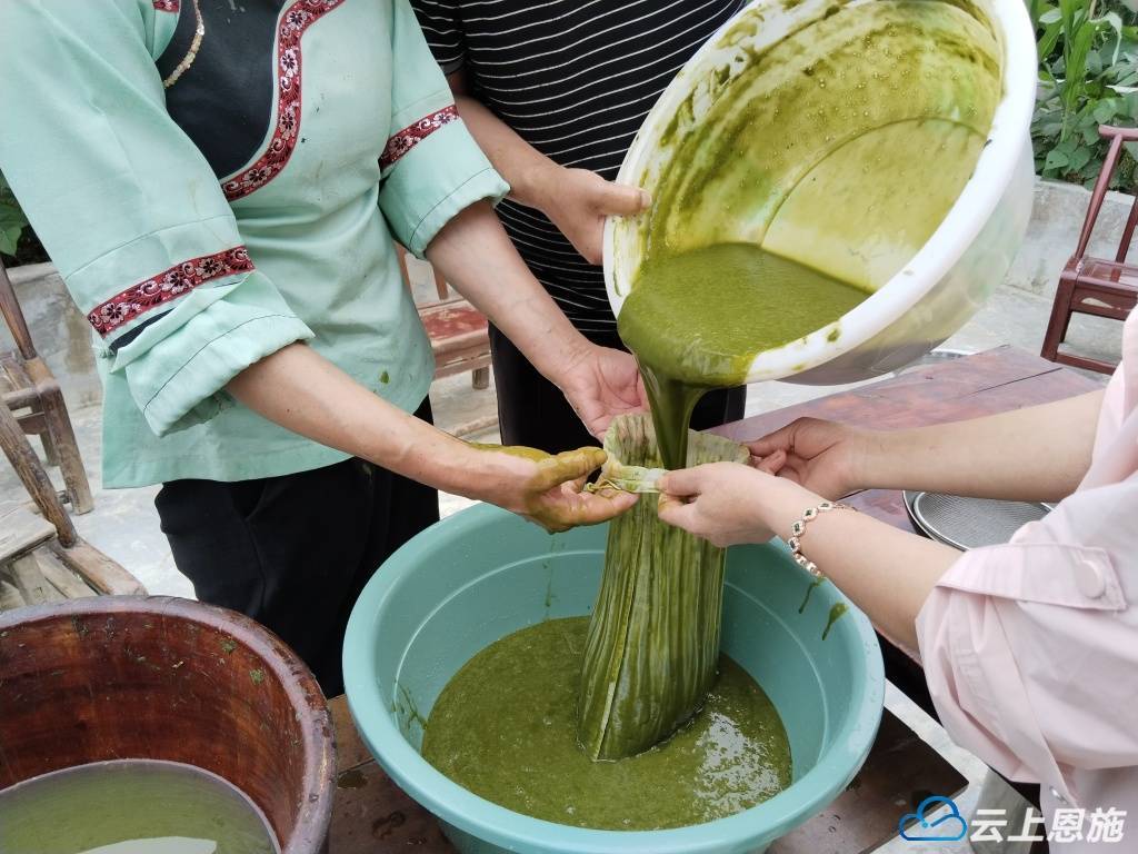 土家传统美食"神豆腐" 一口清凉沁心脾_建始_恩施_树叶