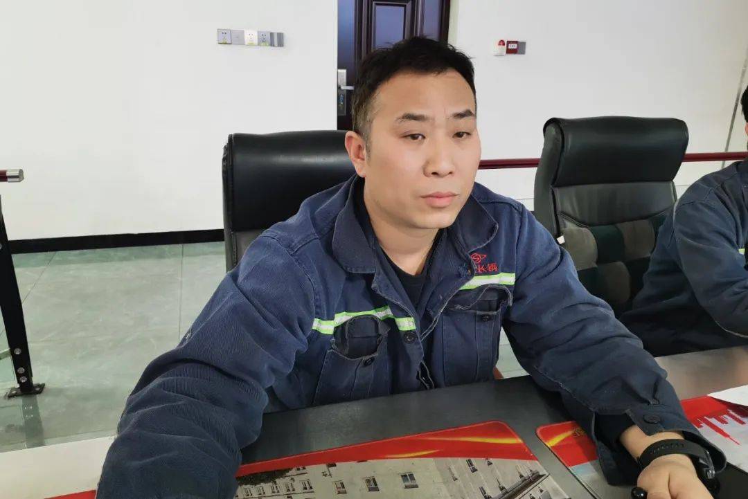 转炉炉长李晓磊