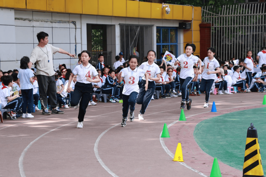 挥洒少年汗水 拓下青春印记——西安交通大学附属小学2024年春季田径