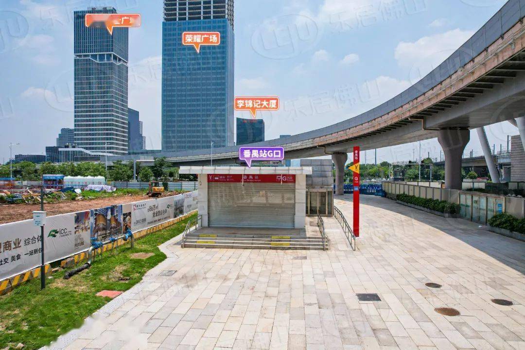 在荣耀广场旁还设有jlkh入口;在路福联合广场旁则是ab等出入口;从航拍