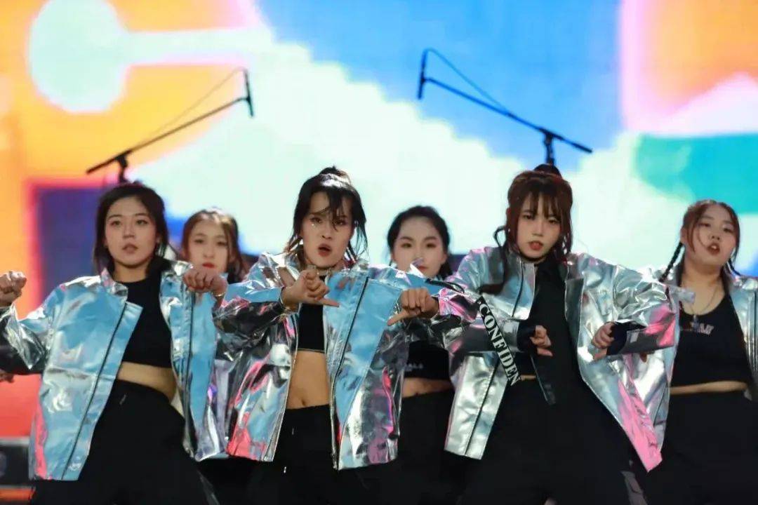 毕业季|序幕 循光而往 一路生花