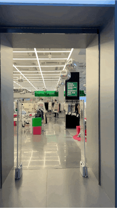 我们去了成都最有争议的大码女装店_衣服_店里_尺码