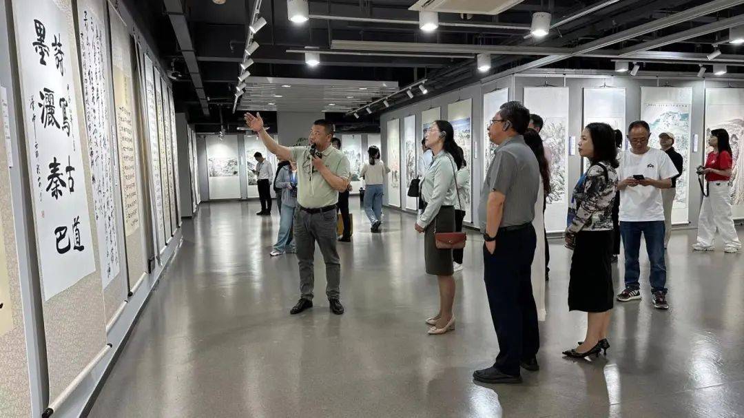 川陕渝地方政协委员点赞涪陵人文环境