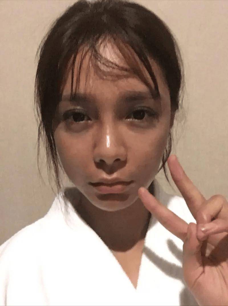 看了这8位明星的"换脸史",不得不信,红气养人才是最邪整容术