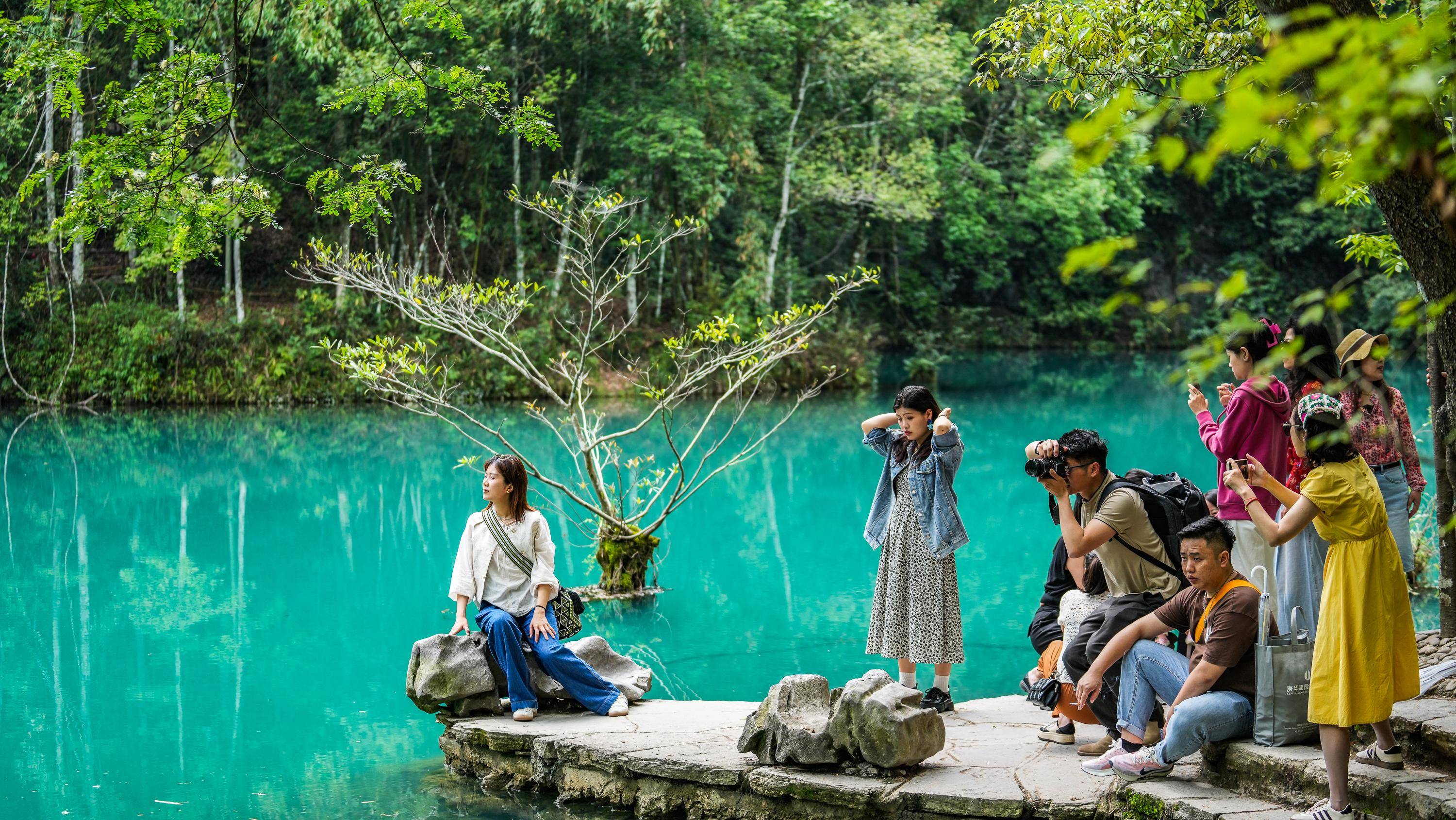 贵州荔波:初夏旅游渐升温