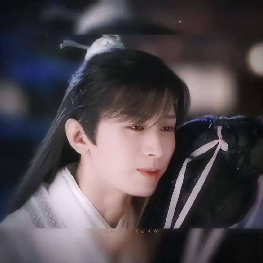 看了这4位明星"换脸史",不得不信,红气养人才是最邪整容术