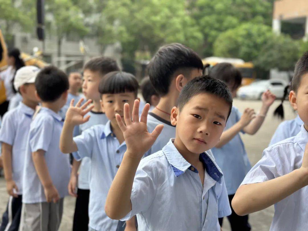 【清新·学风】萌娃来探校,英发圆你梦——英发学校与圣瑞佳源幼儿园