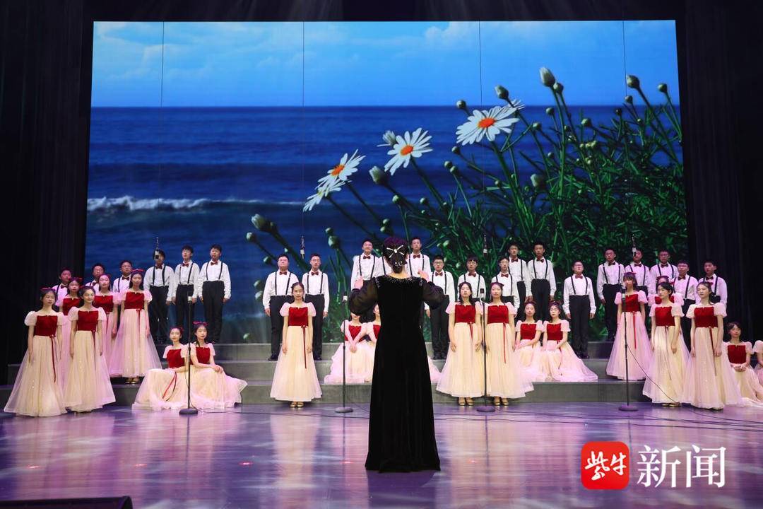 镇江三中:激情飞扬歌声亮,梦想起航西府行