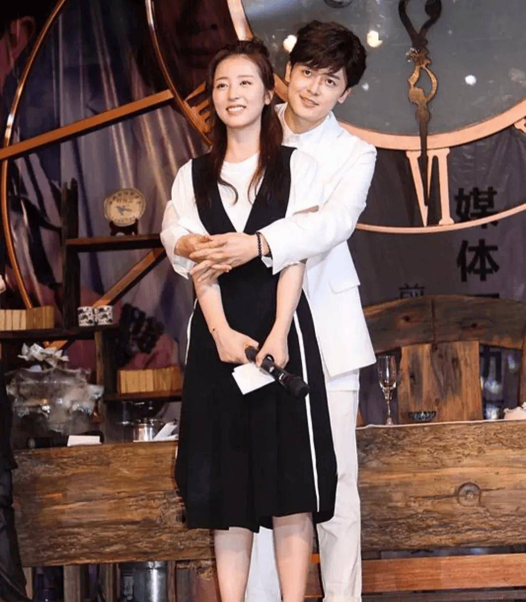 后来付辛博演网剧《寻找前世之旅》和周雨彤组cp依旧很好磕.