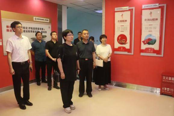 《中国审判》杂志社一行到盐湖法院调研