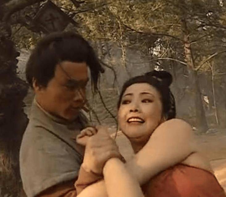从女一号到通缉犯,央视版水浒传中的"孙二娘"梁丽,如今怎样了