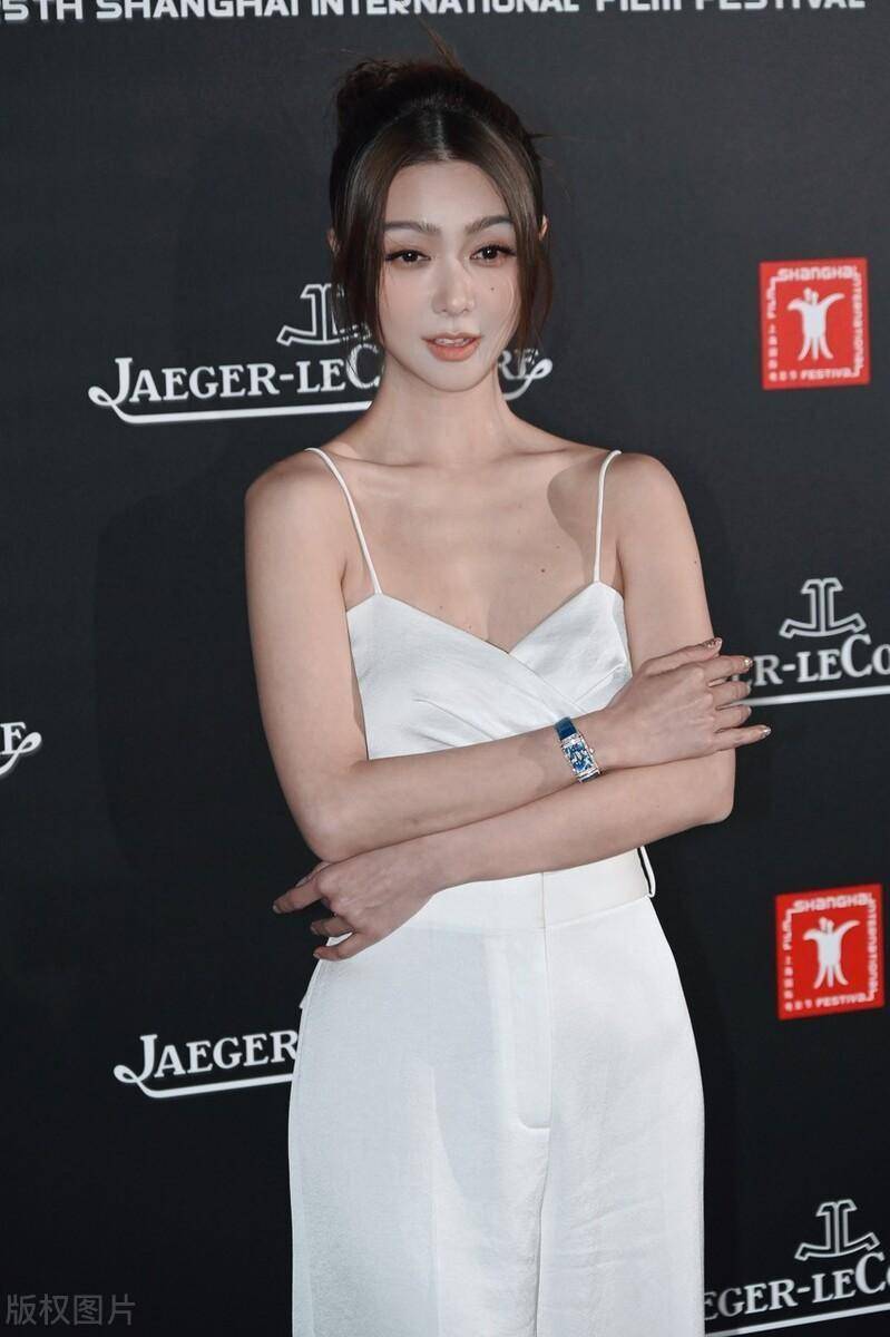 薛凯琪这身材,这才是尤物啊!