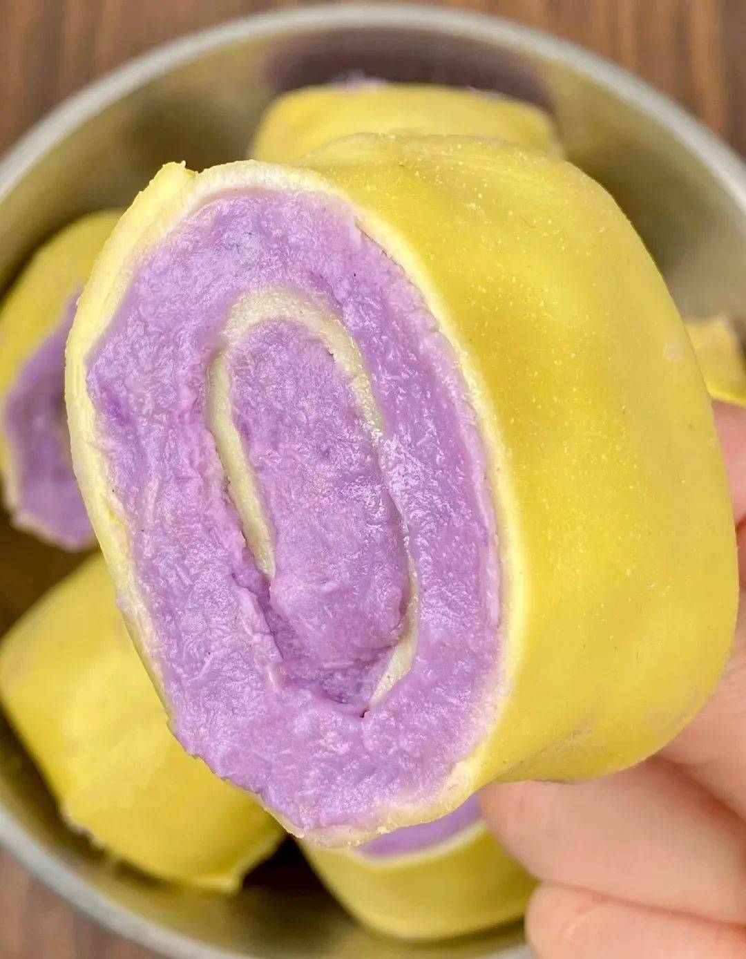 谁吃谁爱~q弹的饼皮裹着绵密香甜的芋泥,咬一口满嘴爆浆简直太满足了