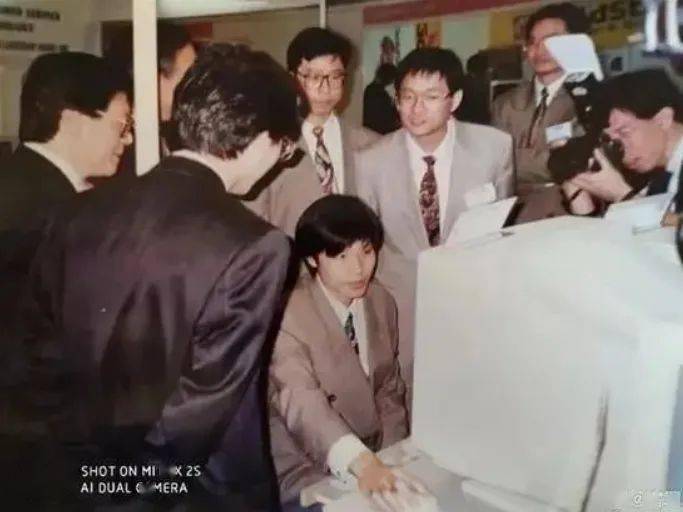 小米汽车锁单破10万?"老实人"雷军又赢了