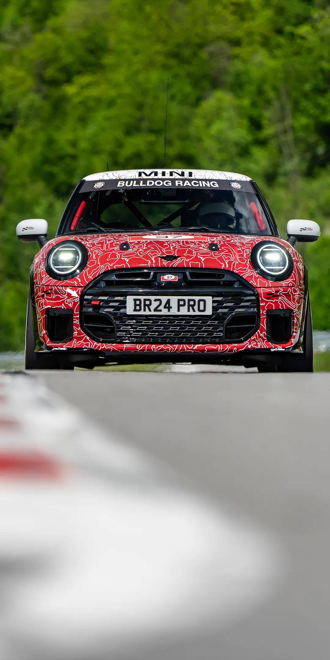 宝马mini发布全新cooper jcw迷彩版