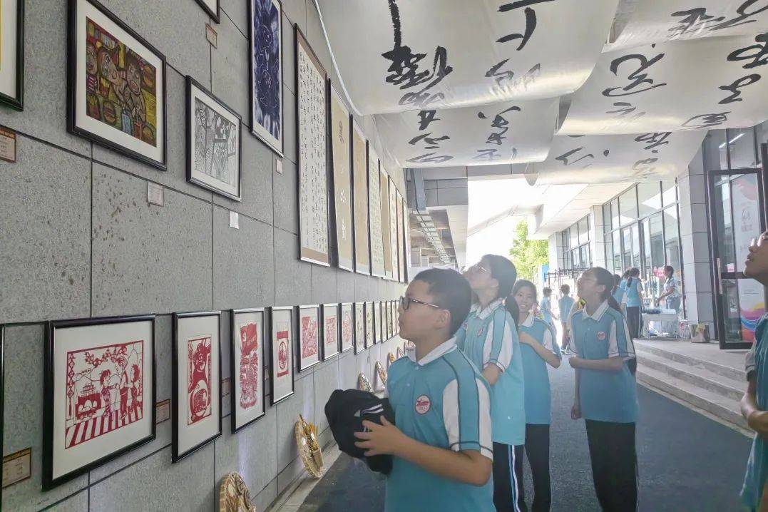书画同源 艺海无涯——沿滩中学2024年新团员观摩书画展主题研学活动