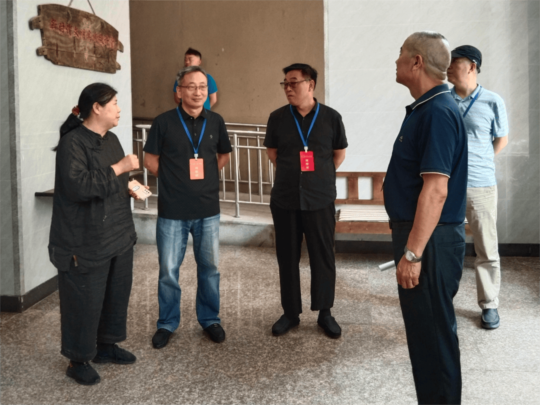 区人大常委会副主任孟辉带队调研物业管理工作