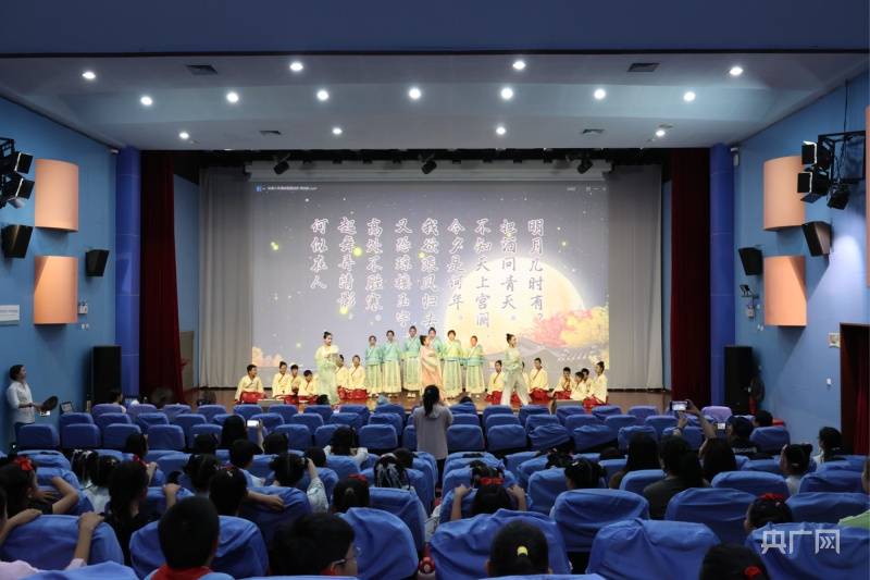430名学生参加 北京西城区举办国学经典唱诵比赛
