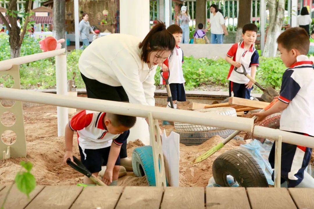 支晓娟大班社会:国王有个大麻烦执教:苏州工业园区星慧幼儿园 叶萍