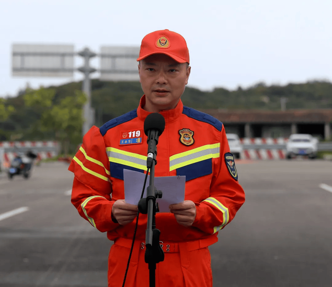 真废墟超实战 | 平潭消防开展"护航岚岛— 2024"地震救援实战拉动演练