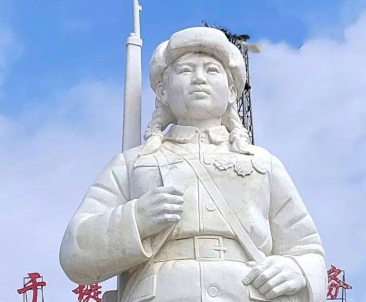 制定计划时,小剧场的小朋友们想表演革命烈士的故事,孩子们你一言我一