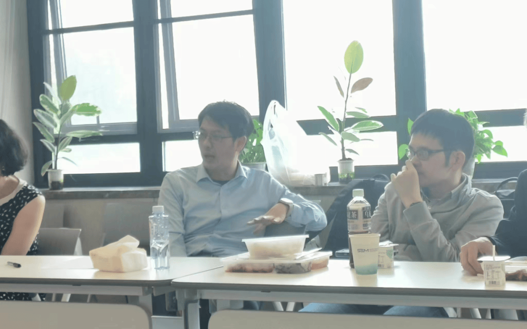 活动伊始,王振源老师以一个开放式问题拉开了本次午餐会的帷幕:"在现