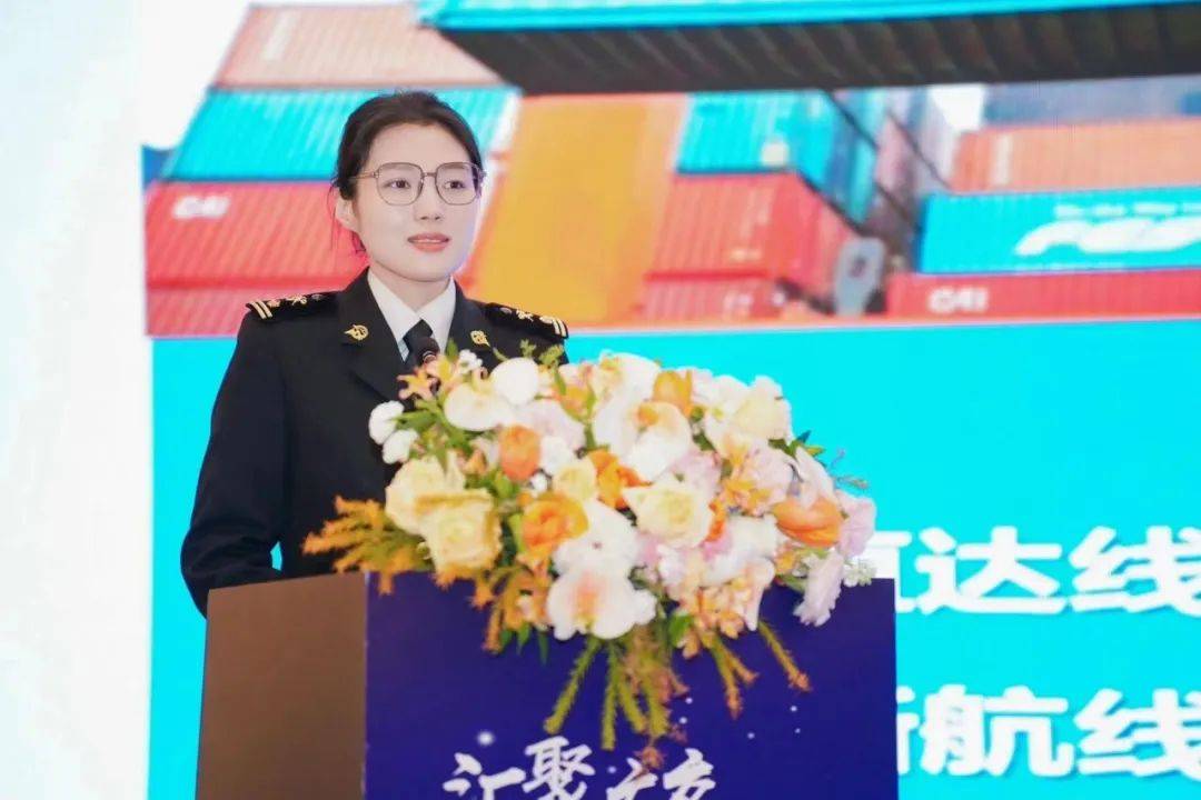 张嘉君 温州海关青春誓言青年话担当dayyouth积极