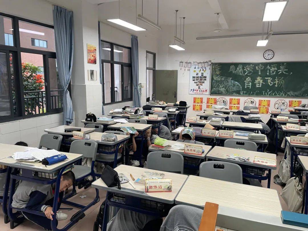 台商区一中开展防震应急疏散演练_图片_出处_版权