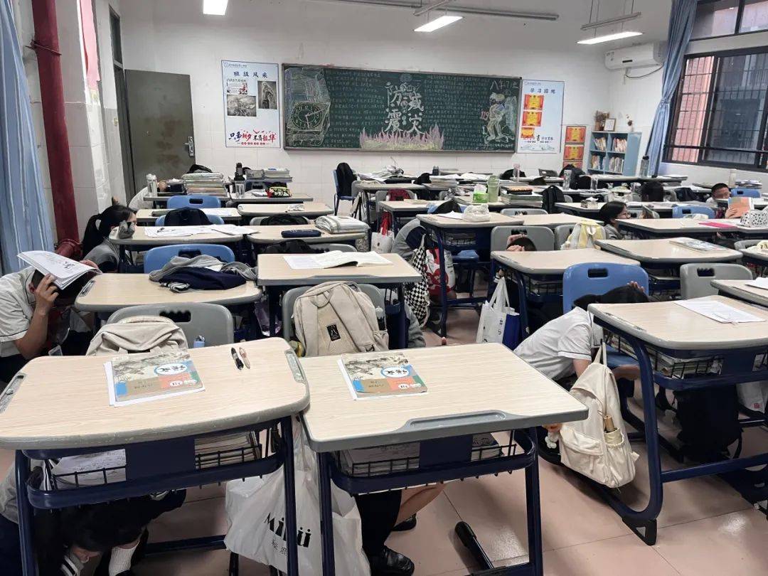 台商区一中开展防震应急疏散演练_图片_出处_版权