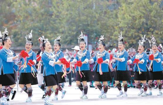 踏歌 皇帝也痴迷的"广场舞"