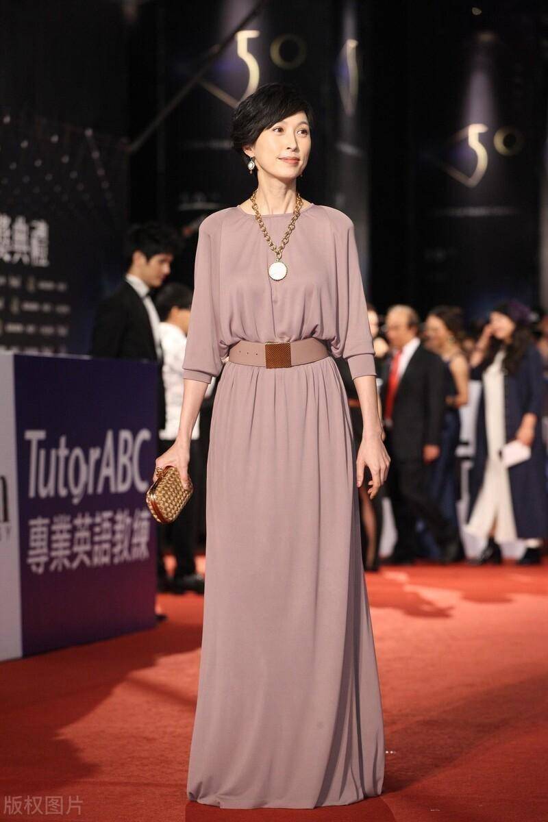 郭蔼明这身材,这才是尤物啊!