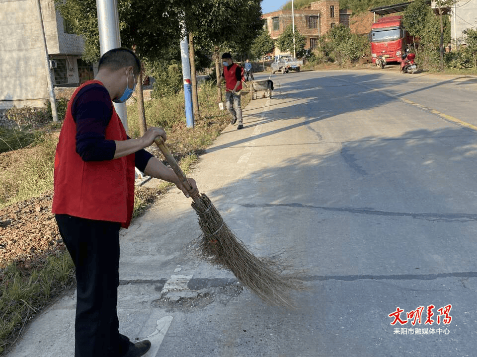 耒阳东湖圩镇黄新爱认识吗?好样的,出名了!
