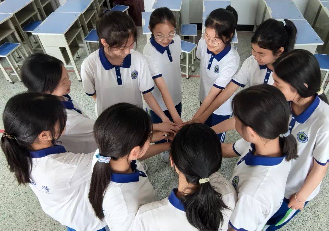 鹤壁市淇滨中学开展"与心灵相约 与健康同行"团体心理辅导活动