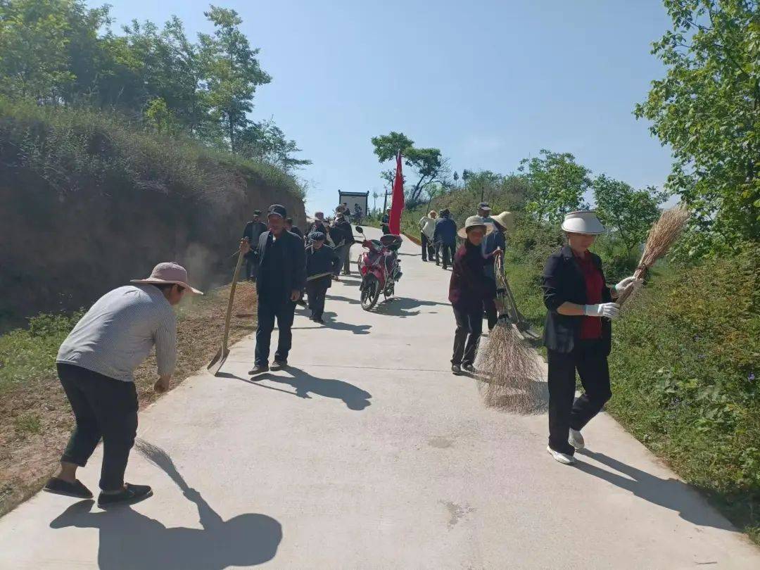 王坝镇"四个到位"扎实开展农村公路养护管理工作