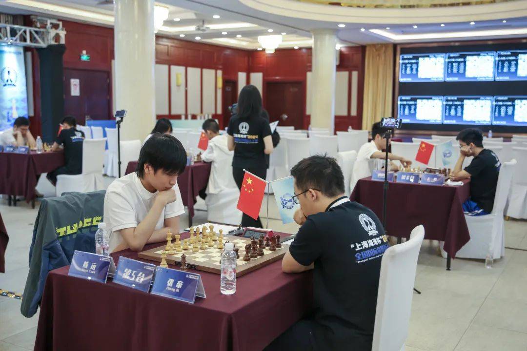 上海海湾杯全国国际象棋新人王赛首日 宋宇新肖同加赛晋级下一轮
