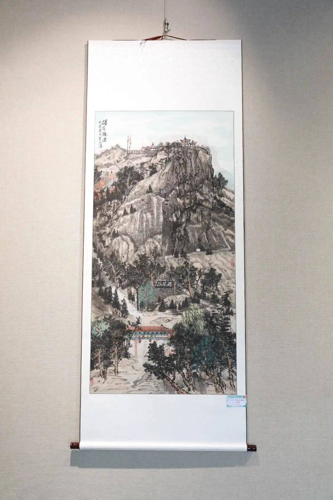 部分作品展示固定布局工具条上设置固定宽高背景可以设置被包含可以