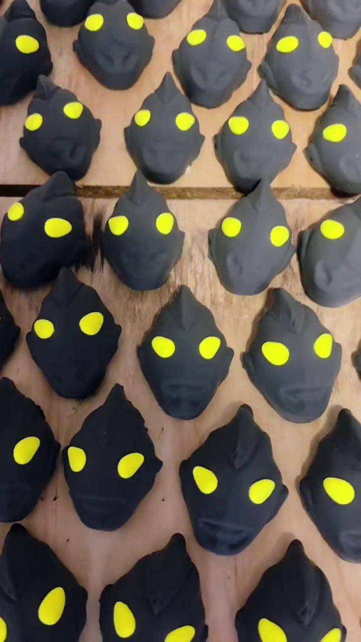 小朋友喜欢的奥特曼面人准备开捏,小朋友喜欢什么咱就捏什么捏面人