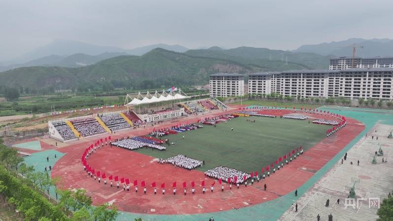 点燃青少年运动激情!河北宽城举办中小学田径运动会