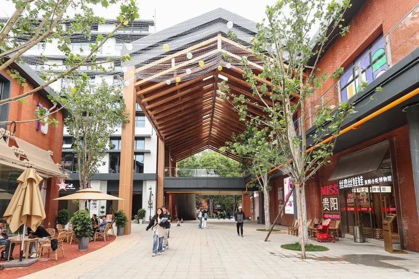 "重生"后,我在贵阳成"网红"_贵州_街区_云岩区