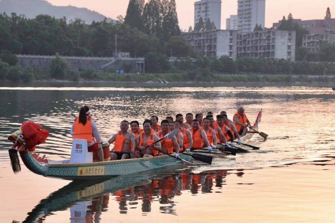 跃浪争先鸟退飞群龙竞渡,百舸争流6月10日,相约赤壁在陆水河畔,不见不