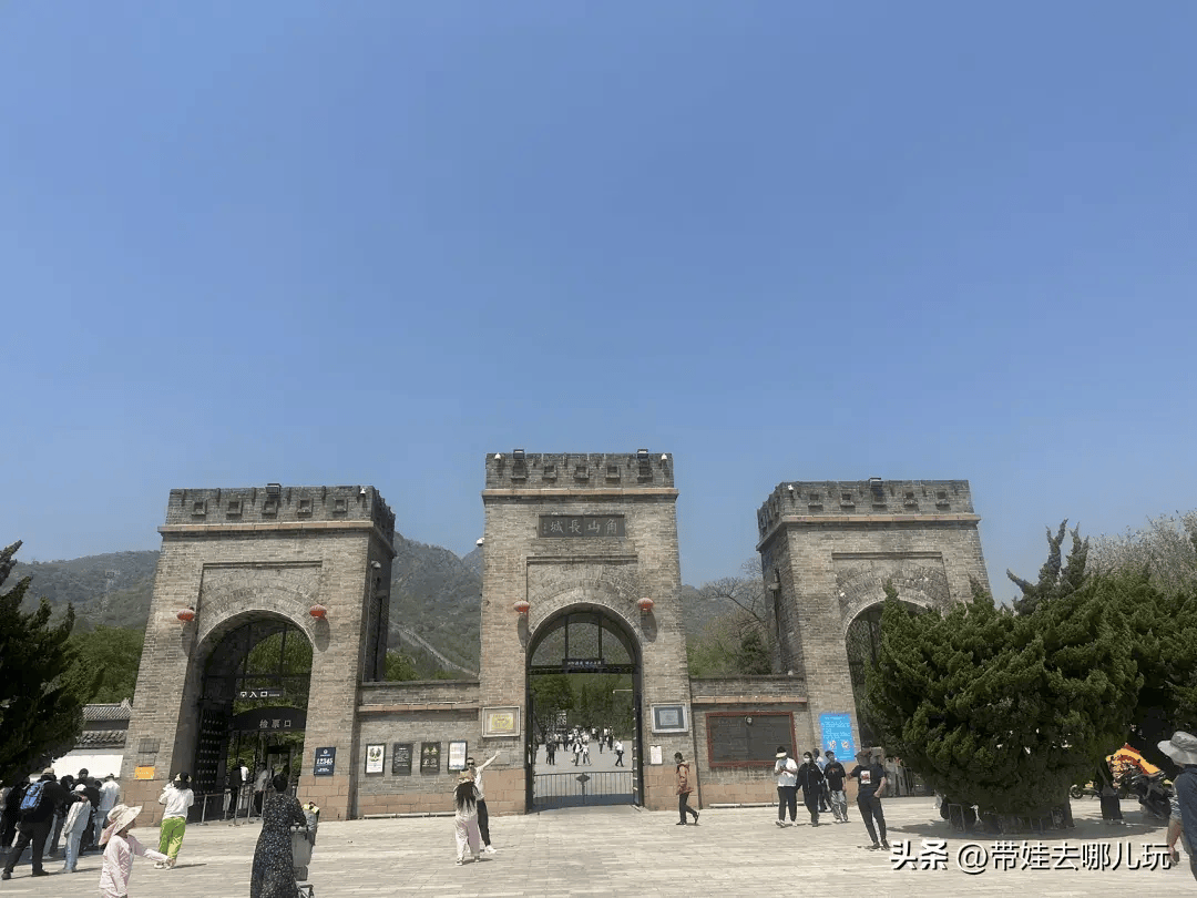 喜欢长寿山,晚上的天下第一关和闯关东.人少的时候,老龙头应该也不错.