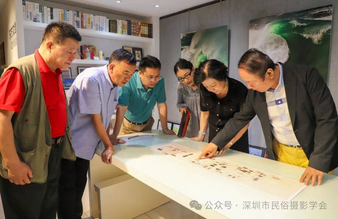 深圳市民俗摄影学会一行参观我会顾问庞大同先生"大同行游掠影之二"