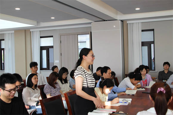 [浦东]华东师范大学附属周浦中学:汲取精神力量 照亮前行之路——老