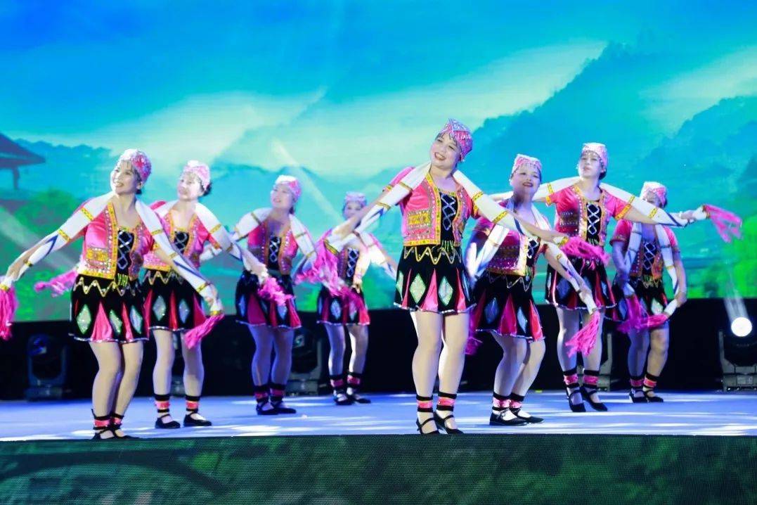 16支队伍决战美兰区第三届"美兰杯"广场舞比赛,究竟谁才是"舞王"?