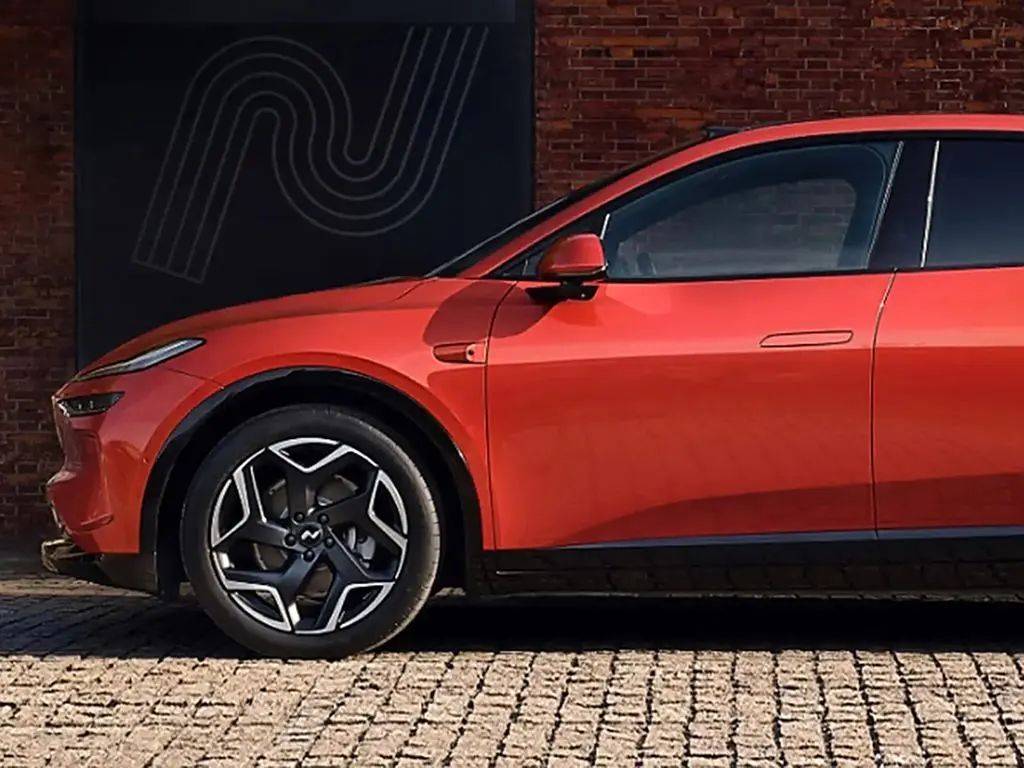 对标model y,900v 换电,最高续航1000km,还没上市就话题不断