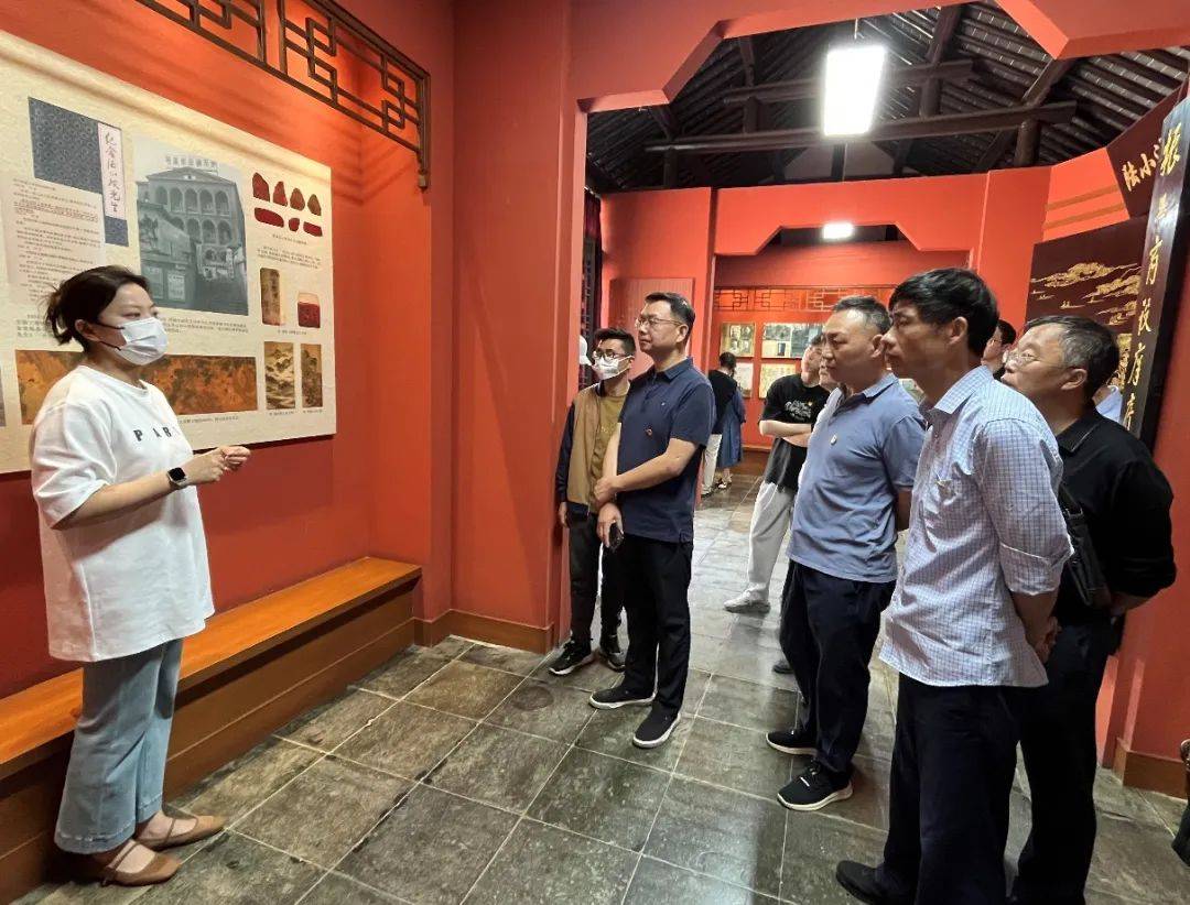 责任感,5月24日上午,全媒体技术中心党支部组织全体党员赴陆小波故居