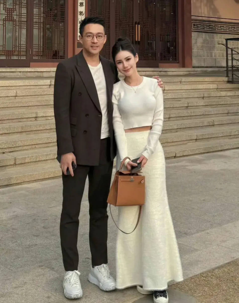 结婚证本子真实照片图片