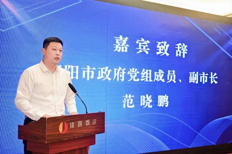 海阳市政府党组成员,副市长范晓鹏表示,毛衫产业被列入全市"2 4"现代