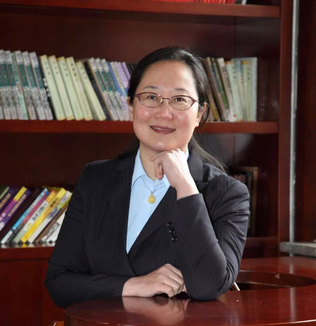 邢志梅中共党员,政治学科正高级教师.1988年毕业于河北师范大学.